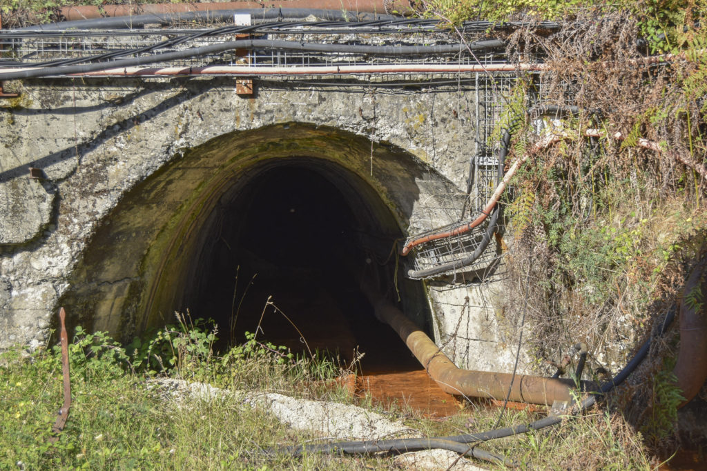 Instalaciones abandonadas de la Mina Santa Cruz. Santa Cruz del Sil. León 2018
