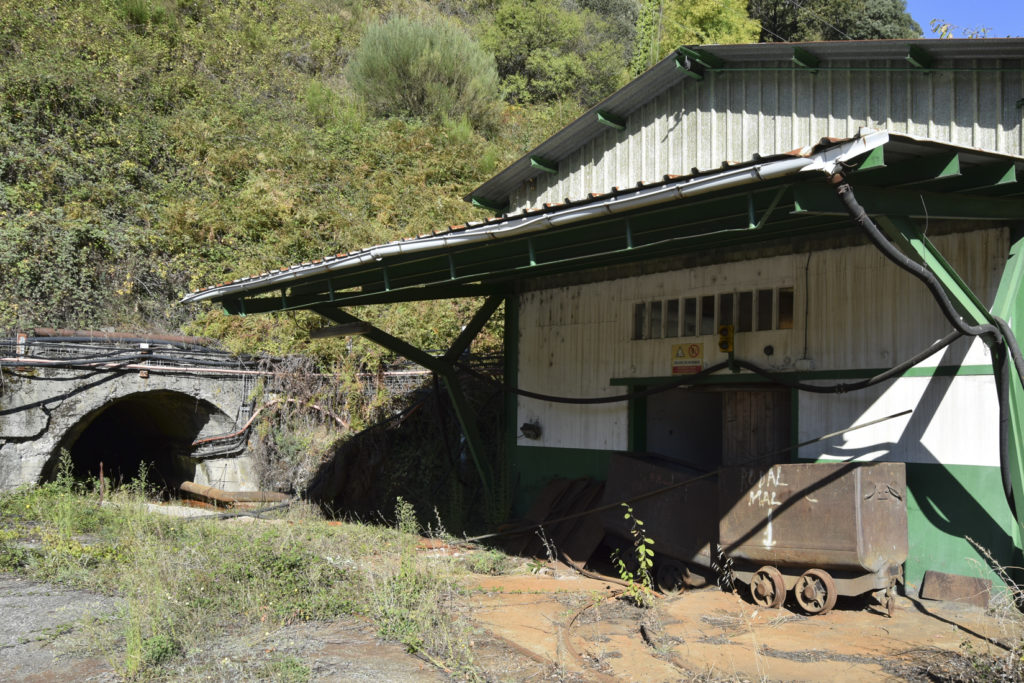 Instalaciones abandonadas de la Mina Santa Cruz. Santa Cruz del Sil. León 2018