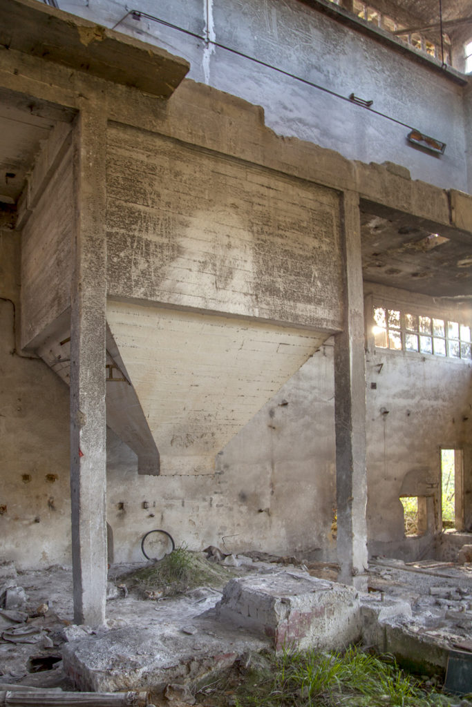 Instalaciones abandonadas de la Factoría de Nitrastur. Langreo. Asturias 2016
