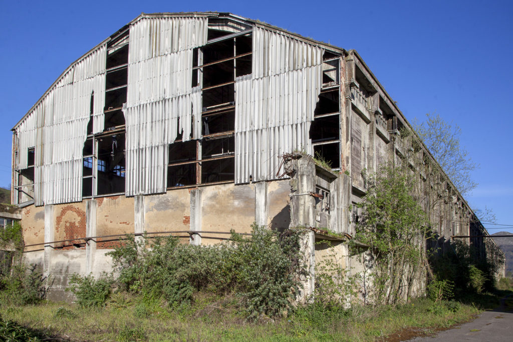 Instalaciones abandonadas de la Factoría de Nitrastur. Langreo. Asturias 2016