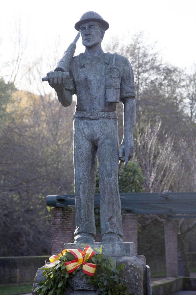 Monumento minero. Torre del Bierzo. León 2018