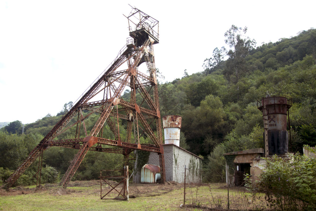 Instalaciones abandonadas de el  Pozo Llamas. Ablaña. Mieres. Asturias 2017