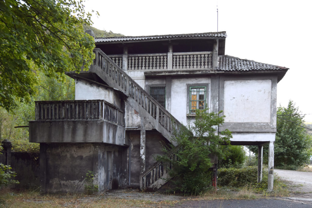 Instalaciones abandonadas del lavadero de La Recuelga, de Antracitas de Fabero. Santa Cruz del Sil. Páramo del Sil. León 2018