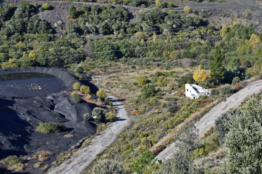 Instalaciones abandonadas de la Mina Grupo Rio, de Combustibles de Fabero. León 2018