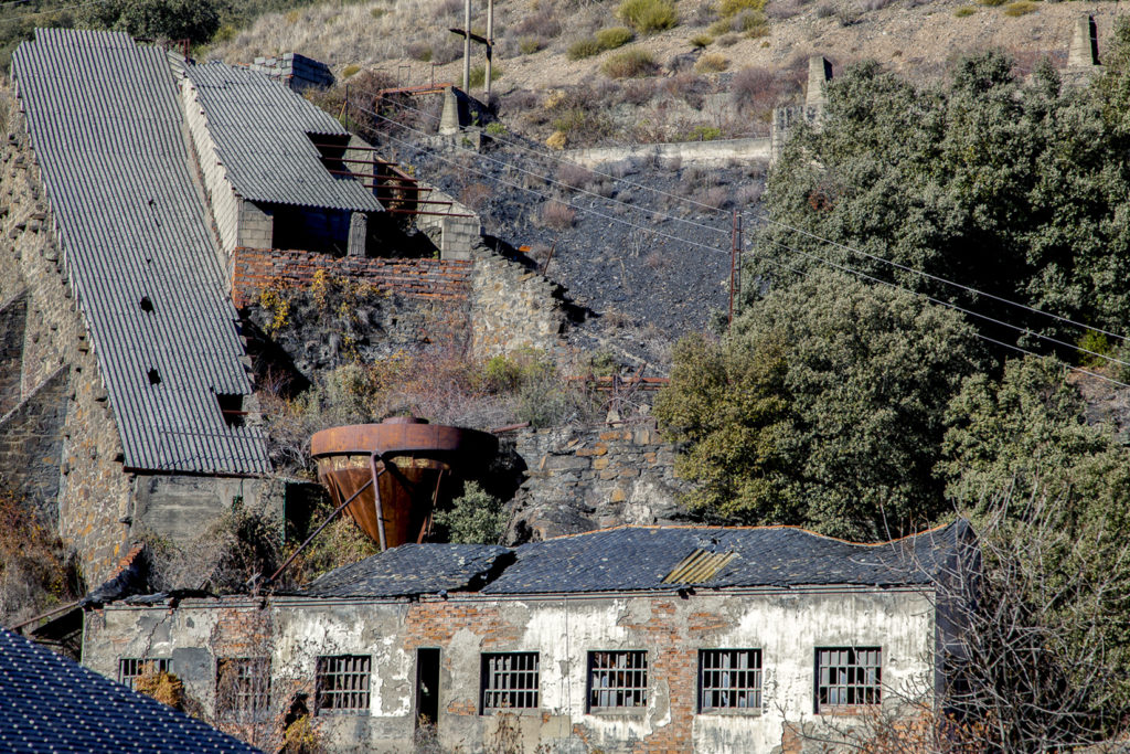 Instalaciones abandonadas de la Mina de Viloria Hermanos. Torre del Bierzo. León. 2017