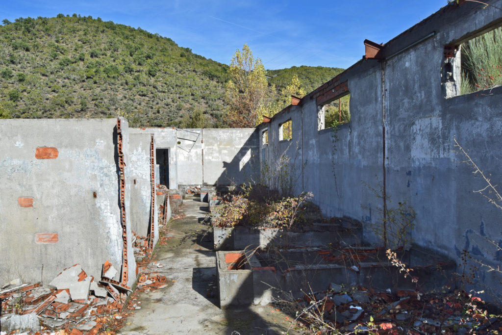 Instalaciones abandonadas de la Mina Grupo Rio, de Combustibles de Fabero. León 2018