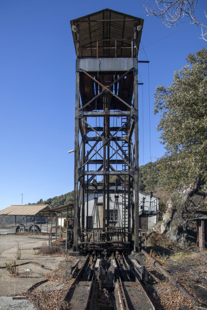 Castillete de las instalaciones abandonadas del Pozo Malabá. Torre del Bierzo. León. 2017
