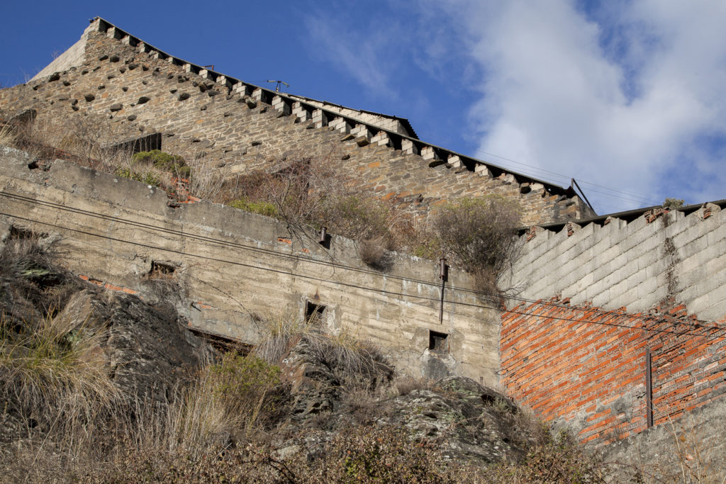 Instalaciones abandonadas de la Mina de Viloria Hermanos. Torre del Bierzo. León. 2017