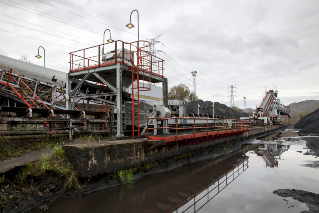Parque de carbones en las Instalaciones de la Central Térmica de Soto de Ribera. EDP. Ribera de Arriba. Asturias 2019