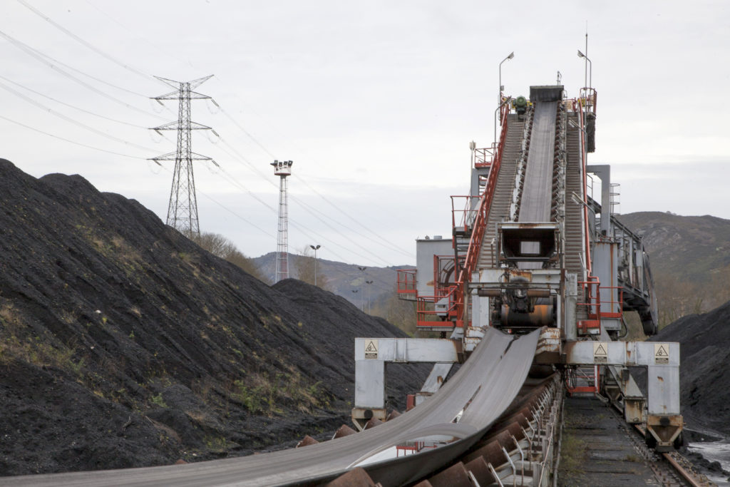 Parque de carbones en las Instalaciones de la Central Térmica de Soto de Ribera. EDP. Ribera de Arriba. Asturias 2019