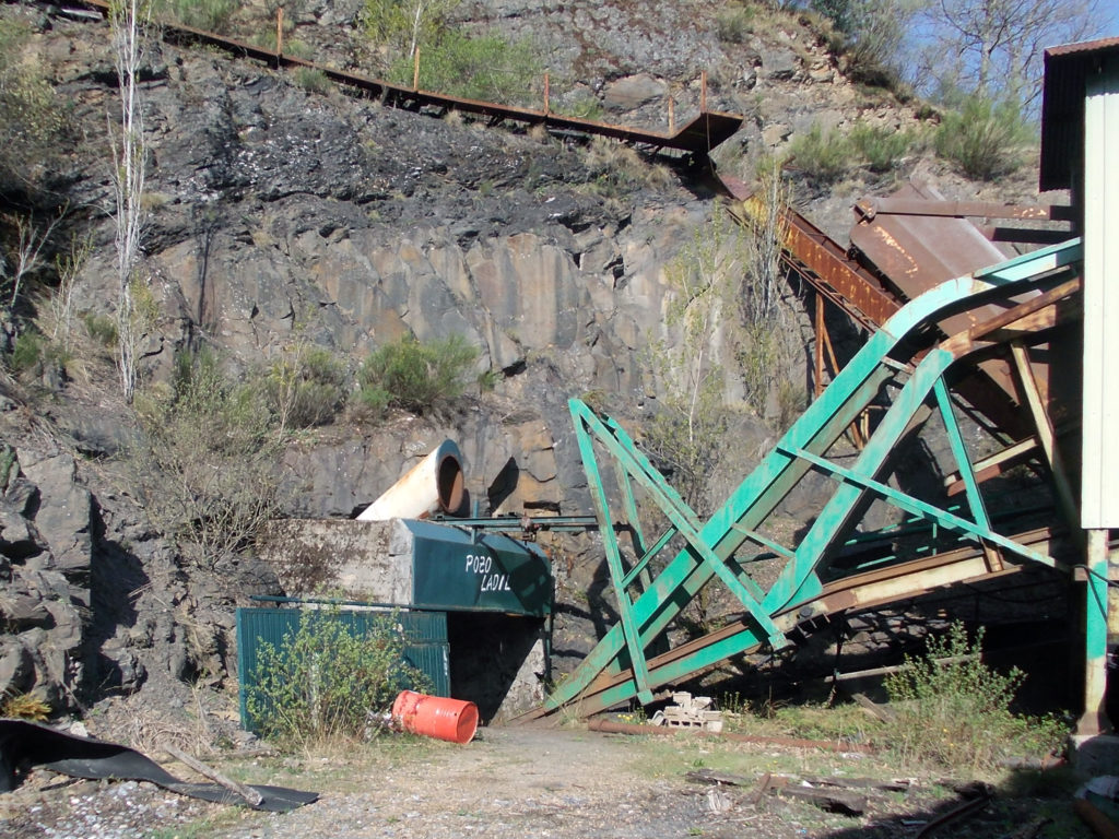 Instalaciones abandonadas del Pozo Ladil nuevo. Tremor de Arriba. León 2017