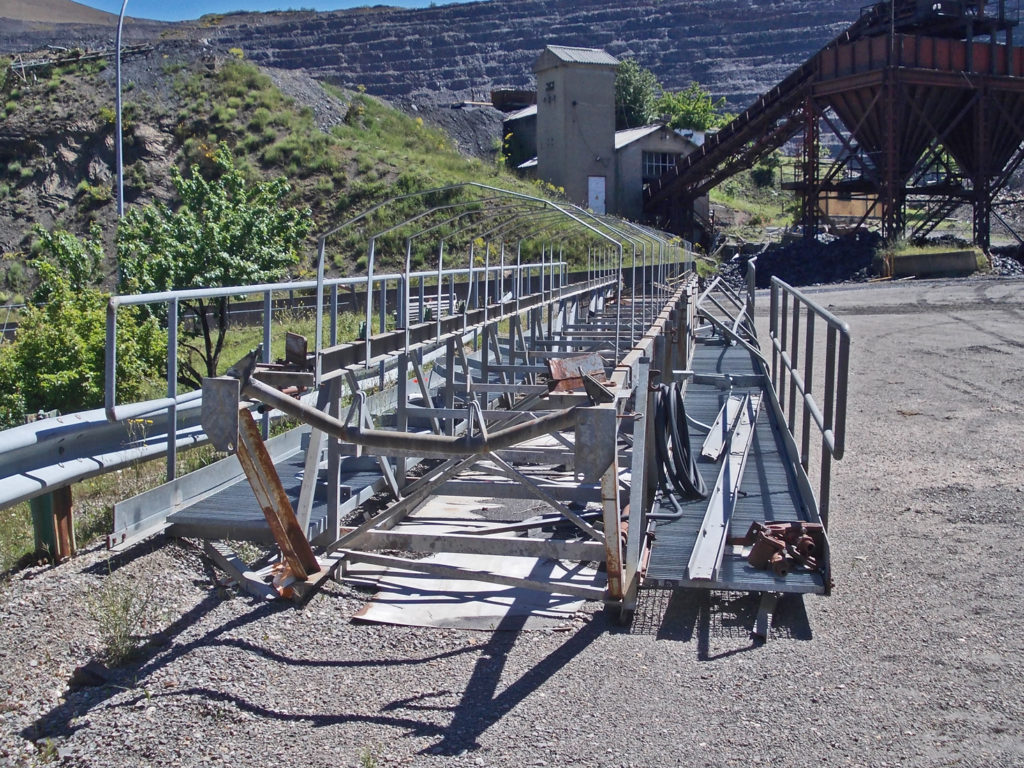 Restos de lo que era el Pozo Aurelio del Valle de la Hullera Vasco Leonesa. Santa Lucia de Gordon. León 2018