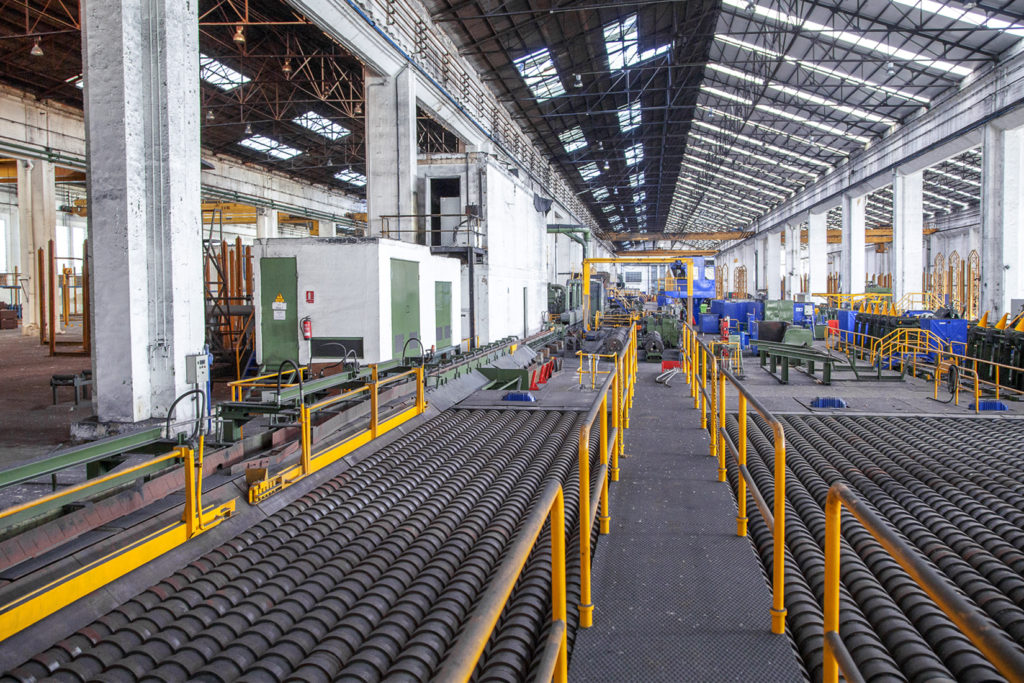 Instalaciones cerradas de Fabrica de Mieres Tubos. Grupo Condesa. Mieres. Asturias 2018