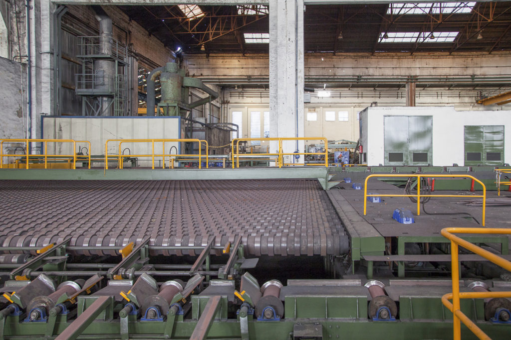 Instalaciones cerradas de Fabrica de Mieres Tubos. Grupo Condesa. Mieres. Asturias 2018
