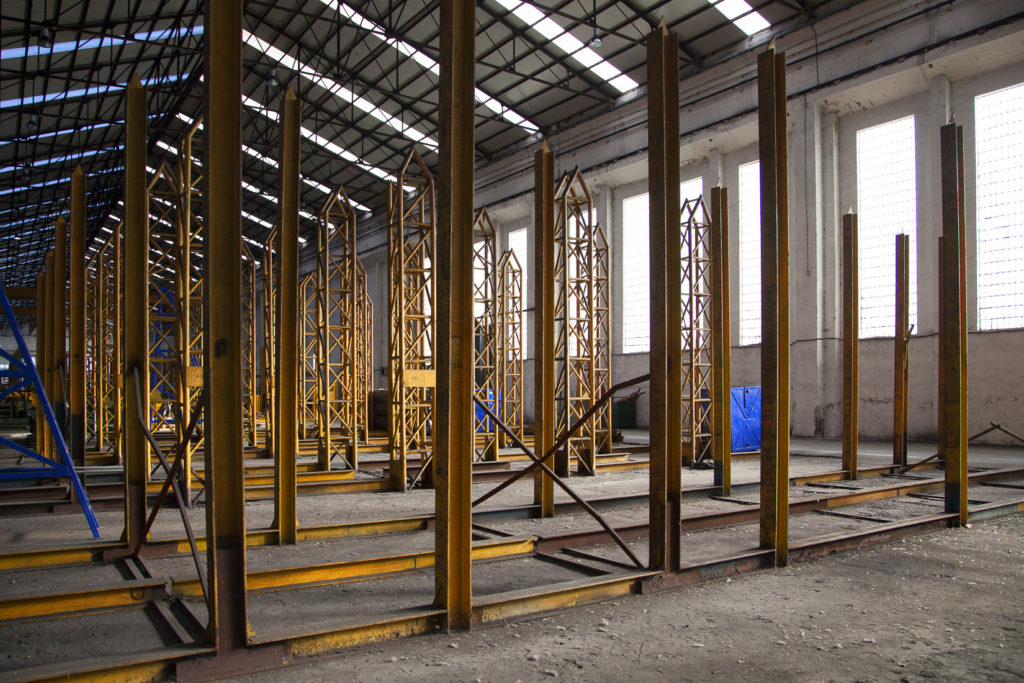Instalaciones cerradas de Fabrica de Mieres Tubos. Grupo Condesa. Mieres. Asturias 2018