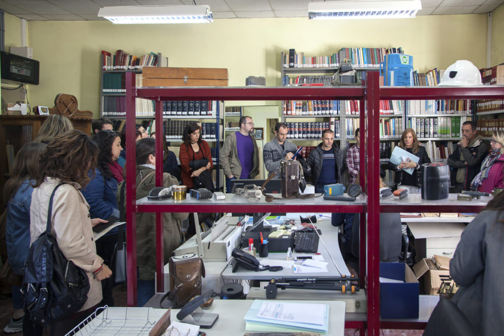 Visita de los participantes en las jornadas de Patrimonio Industrial de la Universidad de Oviedo, al Archivo Historico de Hunosa. Pozo Fondon. Langreo 2017