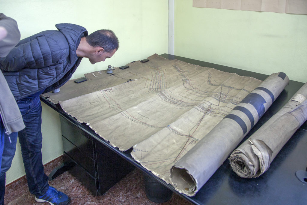 Visita de los participantes en las jornadas de Patrimonio Industrial de la Universidad de Oviedo, al Archivo Historico de Hunosa. Pozo Fondon. Langreo 2017
