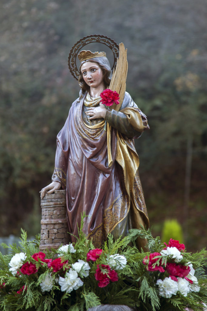 Procesion del dia de la patrona de la mineria en el pueblo de Santa Barbara. San Martin del Rey Aurelio. Asturias 2017