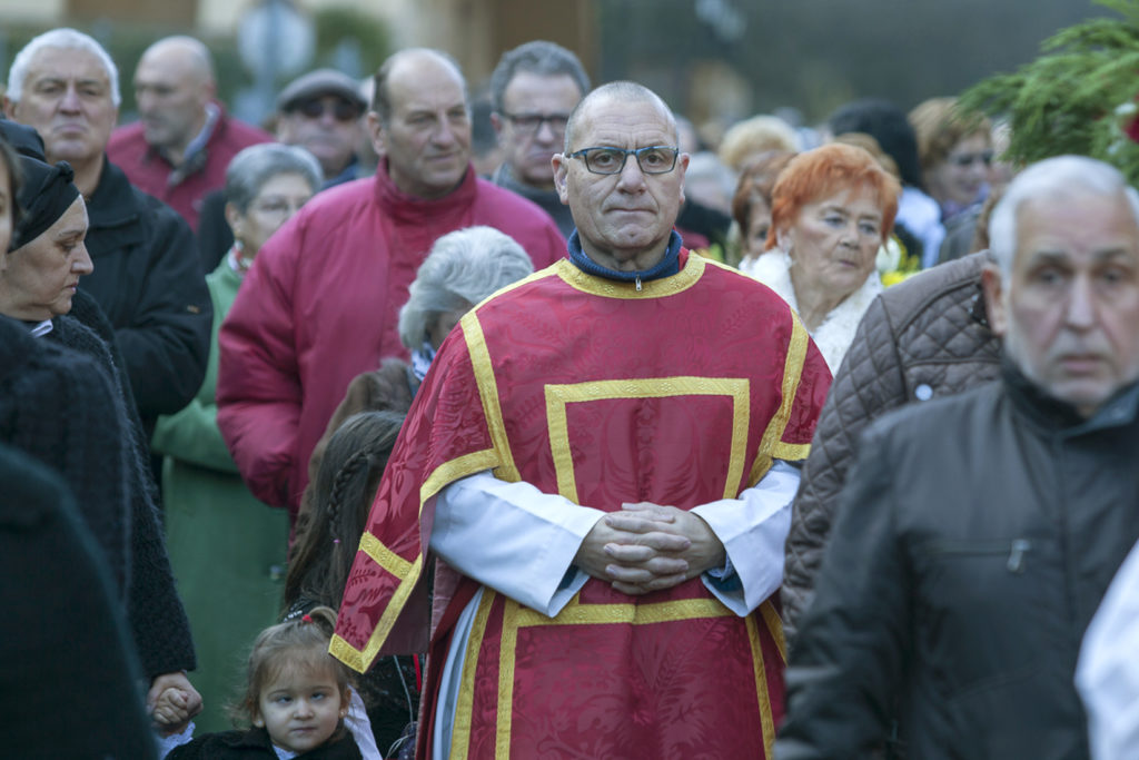 Procesion del dia de la patrona de la mineria en el pueblo de Santa Barbara. San Martin del Rey Aurelio. Asturias 2017