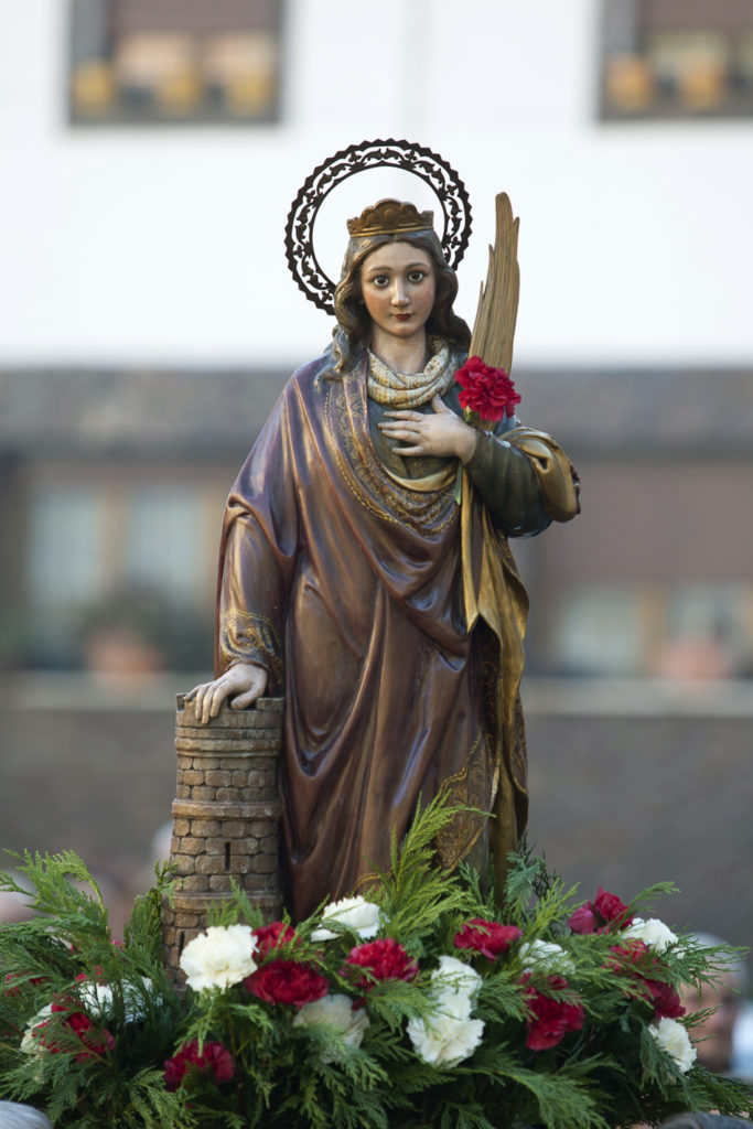 Procesion del dia de la patrona de la mineria en el pueblo de Santa Barbara. San Martin del Rey Aurelio. Asturias 2017