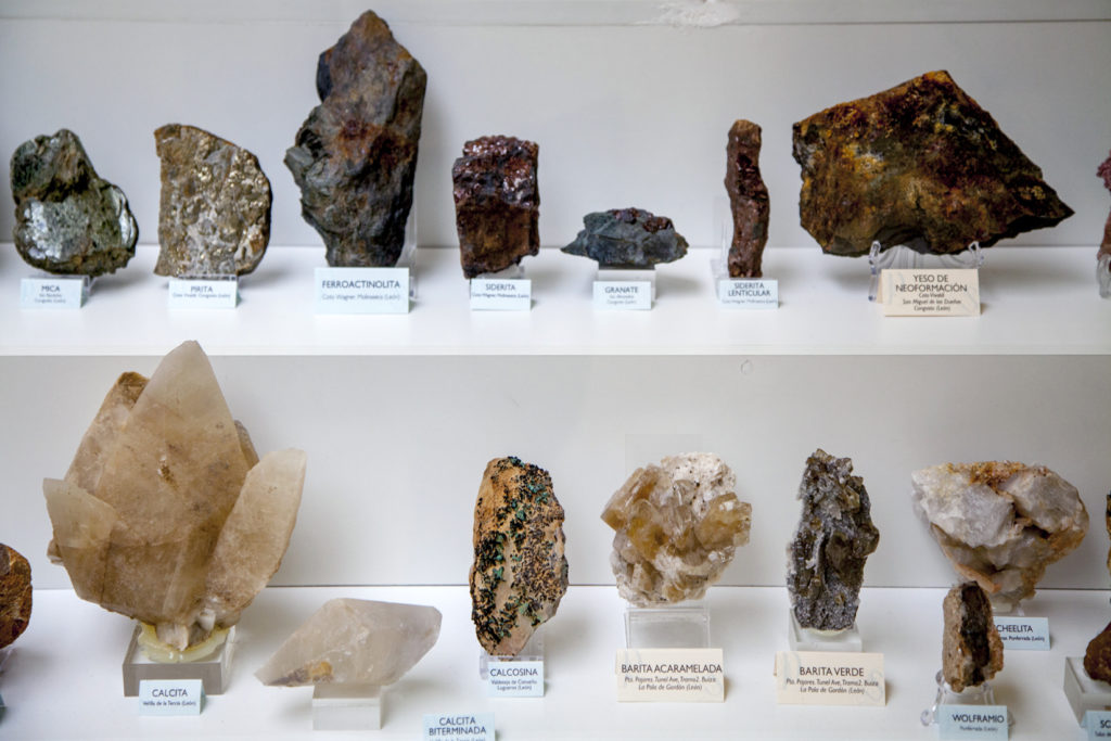 Exposición permanente de Mineralogía, compuesta por 600 piezas. Casa de las Culturas. Bembibre. León 2018