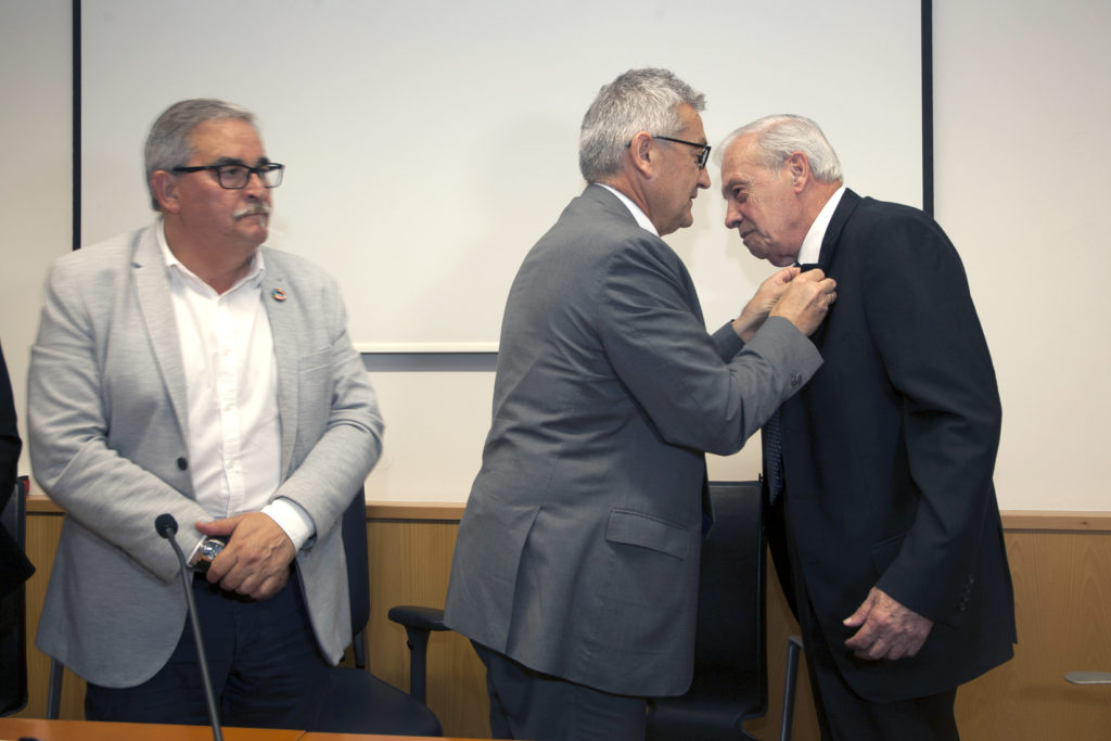 Homenaje al Profesor de la Escuela Politécnica de Mieres, y escritor, Luis Jesús Llaneza. Mieres. Asturias 2019