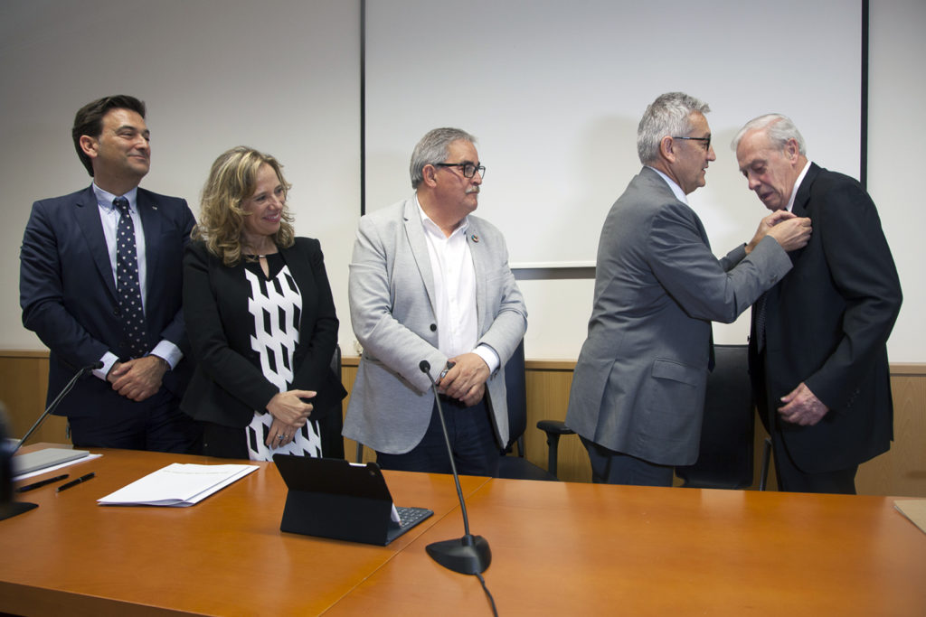 Homenaje al Profesor de la Escuela Politécnica de Mieres, y escritor, Luis Jesús Llaneza. Mieres. Asturias 2019