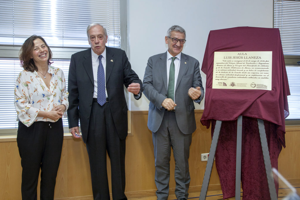 Homenaje al Profesor de la Escuela Politécnica de Mieres, y escritor, Luis Jesús Llaneza. Mieres. Asturias 2019