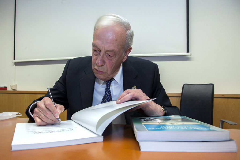 Homenaje al Profesor de la Escuela Politécnica de Mieres, y escritor, Luis Jesús Llaneza. Mieres. Asturias 2019