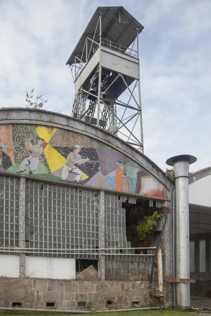 Mosaicos mineros en las instalaciones exteriores del Pozo Fondon. Langreo. Asturias 2017
