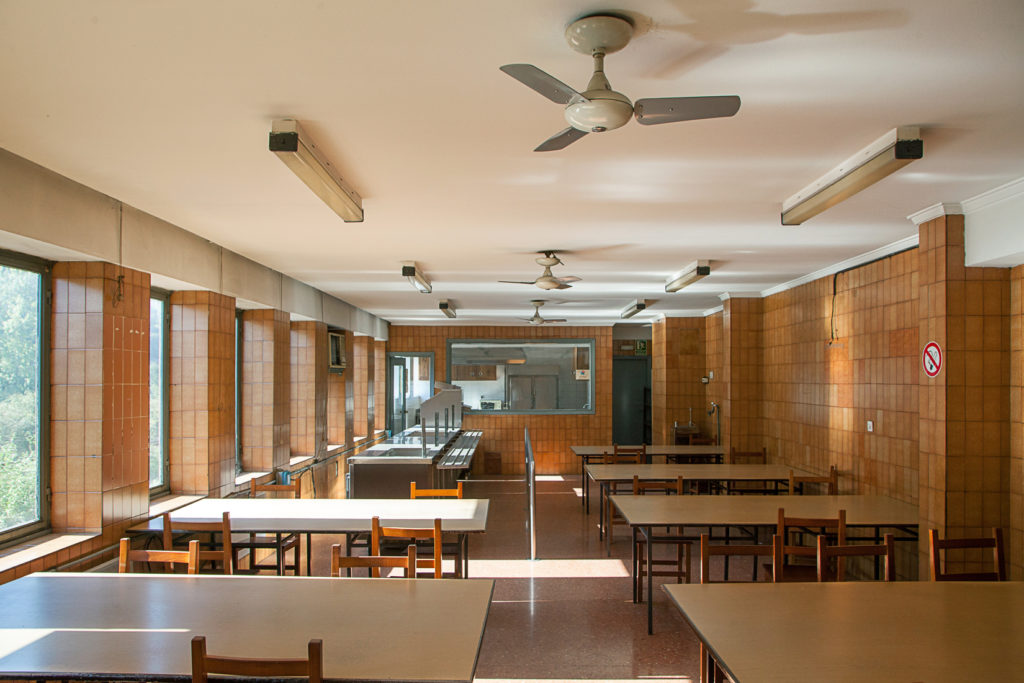 Comedor de las instalaciones cerradas de Fabrica de Mieres Tubos. Grupo Condesa. Mieres. Asturias 2018