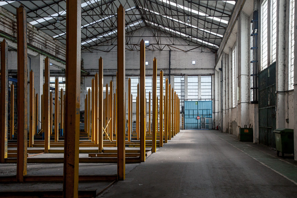 Instalaciones cerradas de Fabrica de Mieres Tubos. Grupo Condesa. Mieres. Asturias 2018