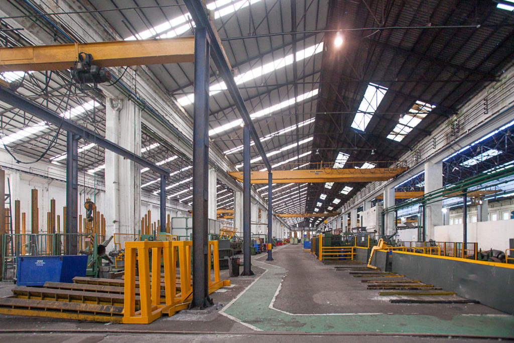 Instalaciones cerradas de Fabrica de Mieres Tubos. Grupo Condesa. Mieres. Asturias 2018