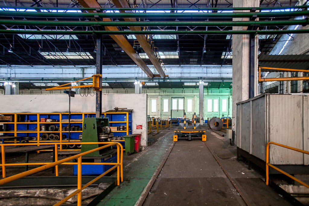 Instalaciones cerradas de Fabrica de Mieres Tubos. Grupo Condesa. Mieres. Asturias 2018