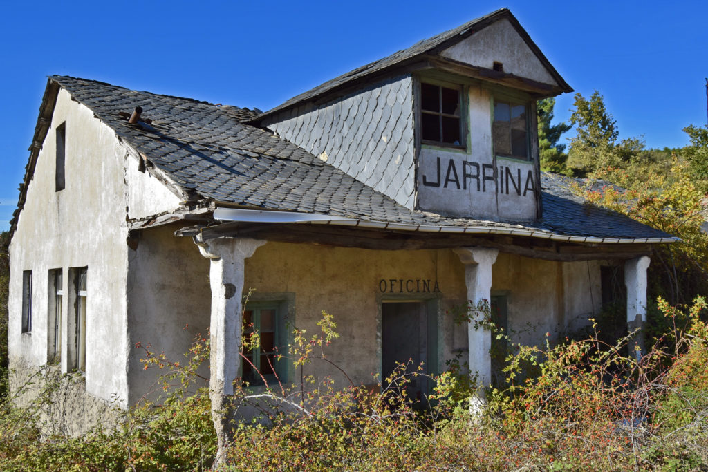 Oficinas de las instalaciones abandonadas de Mina Jarrina. Fabero. Leon