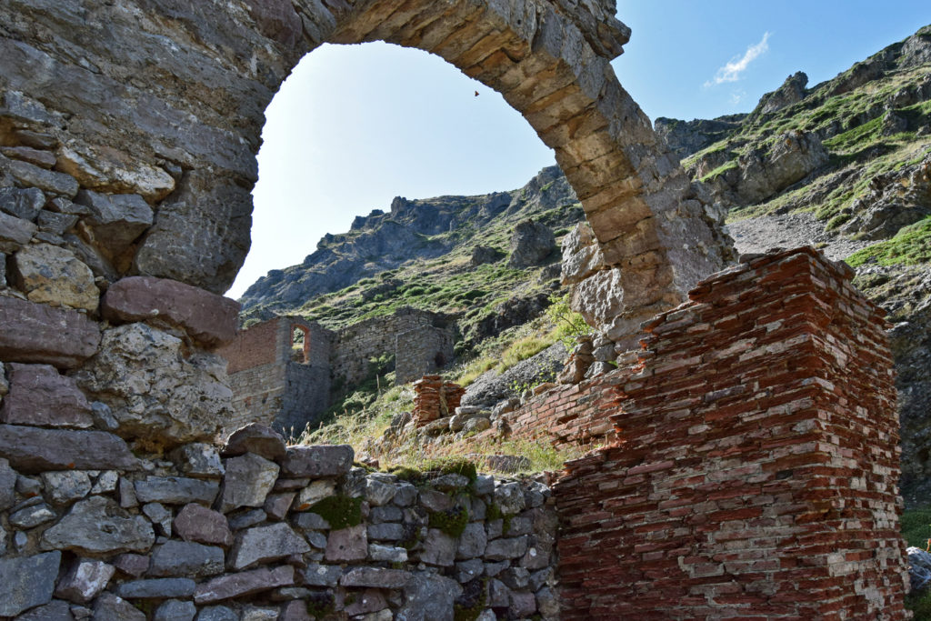 Instalaciones abandonadas de la Mina Divina Providencia. Villanueva de Pontedo. Carmenes. Leon 2018
