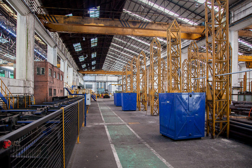 Instalaciones cerradas de Fabrica de Mieres Tubos. Grupo Condesa. Mieres. Asturias 2018