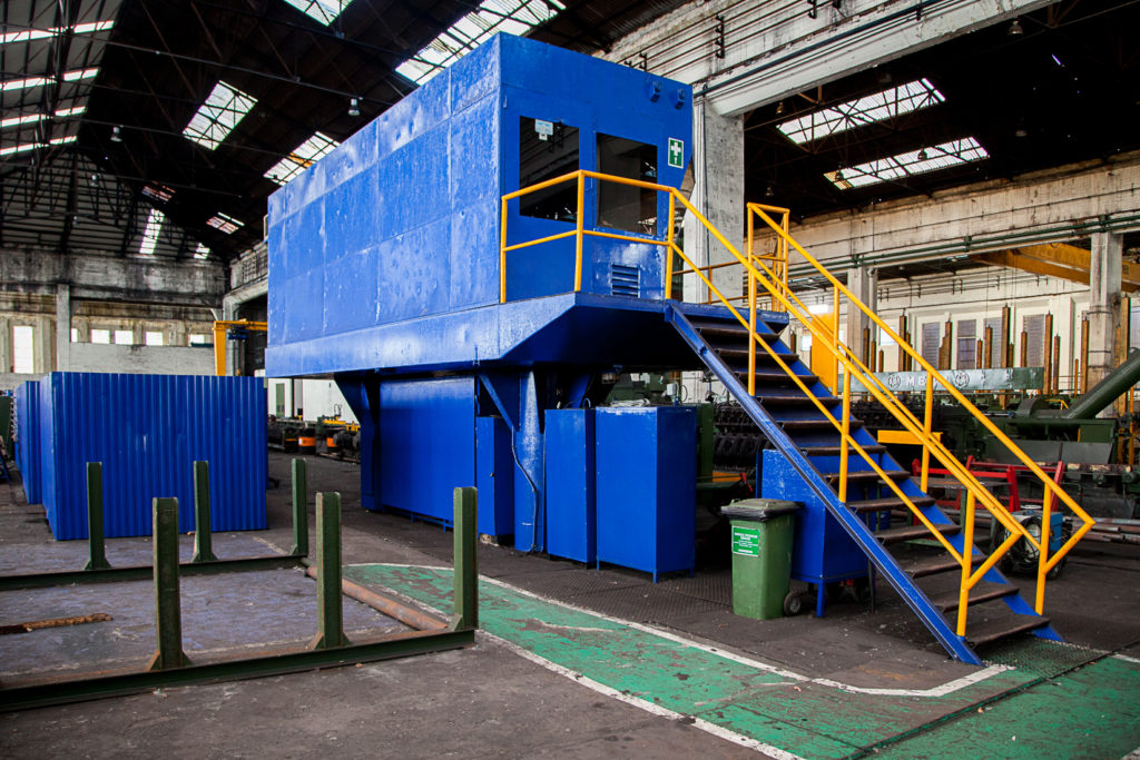 Instalaciones cerradas de Fabrica de Mieres Tubos. Grupo Condesa. Mieres. Asturias 2018