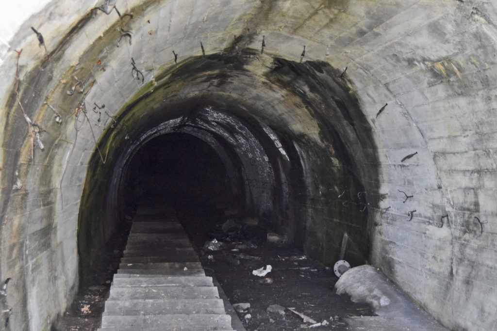 Pozo de las instalaciones abandonadas de la Mina La Valenciana. La Valcueva. Matallana de Torio. Leon 2018