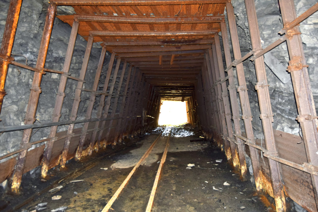Primera bocamina de las instalaciones abandonadas de la Mina Sorbeda. Sorbeda del Sil. Leon 2018