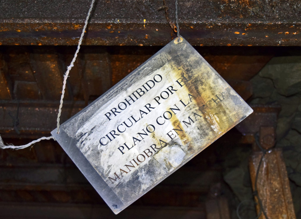 Cartel de la segunda bocamina de las instalaciones abandonadas de la Mina Sorbeda. Sorbeda del Sil. Leon 2018