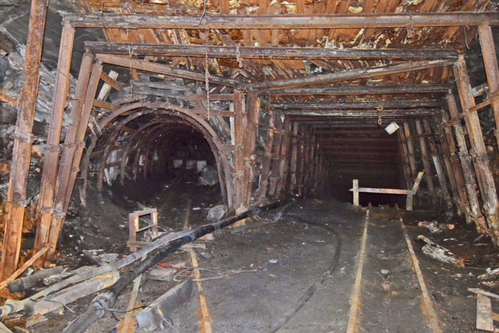 Segunda bocamina, inicio de galeria y del plano inclinado de las instalaciones abandonadas de la Mina Sorbeda. Sorbeda del Sil. Leon 2018