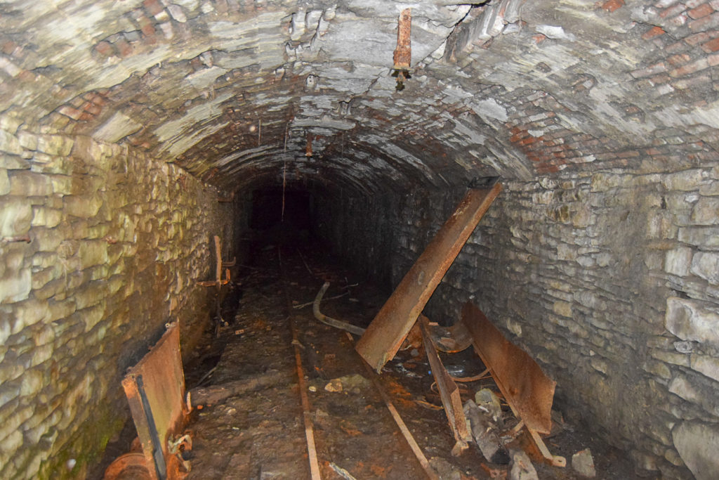 Transversal principal de las instalaciones abandonadas del Grupo Villablino. Orallo. Leon 2018