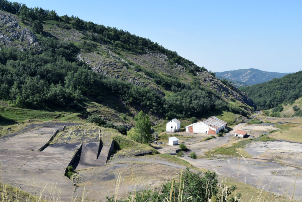 Vista general de las instalaciones abandonadas de la Mina La Valenciana. La Valcueva. Matallana de Torio. Leon 2018