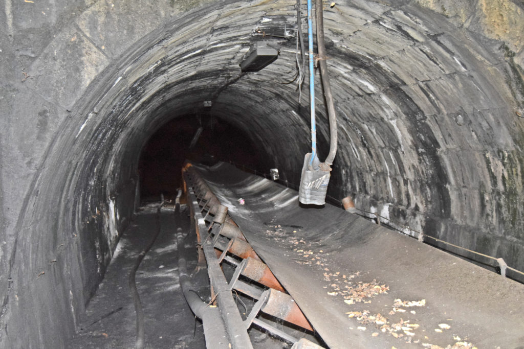Cinta transportadora de las instalaciones abandonadas del Pozo Alicia. Fabero. León 2018