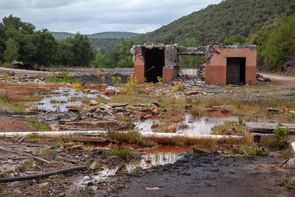 Instalaciones abandonadas de la mina de Antracitas de Brañuelas. Torre del Bierzo. Leon 2019