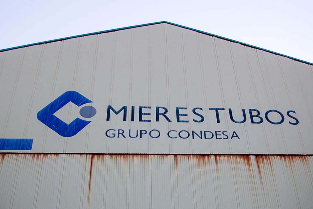 Instalaciones cerradas de Fabrica de Mieres Tubos. Grupo Condesa. Mieres. Asturias 2018