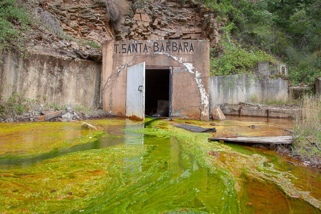 Tunel Santa Barbara de las instalaciones abandonadas de la mina de Antracitas de Brañuelas. Torre del Bierzo. Leon 2019
