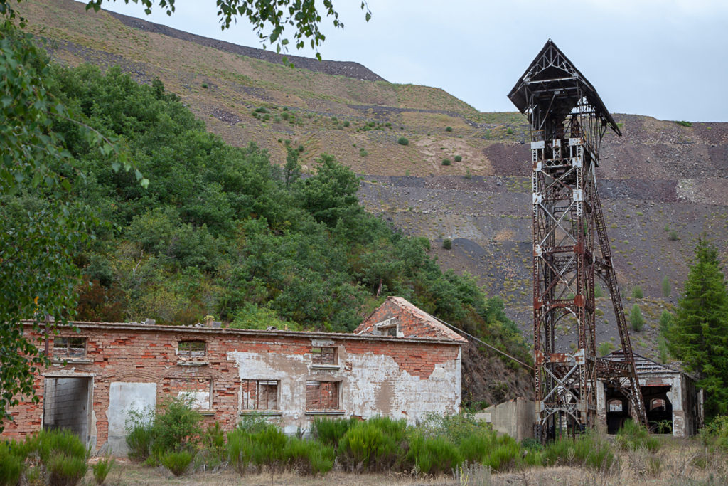 Instalaciones abandonadas del Pozo Ibarra. Ciñera. Leon 2019