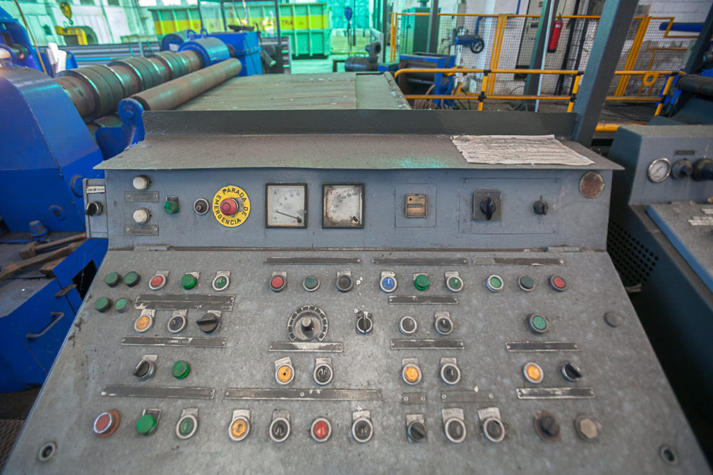 Instalaciones cerradas de Fabrica de Mieres Tubos. Grupo Condesa. Mieres. Asturias 2018